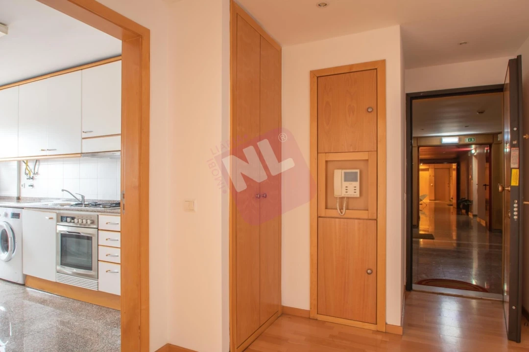 Apartamento T2 para Arrendamento em Areeiro Foto 5