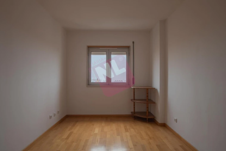 Apartamento T2 para Arrendamento em Areeiro Foto 18