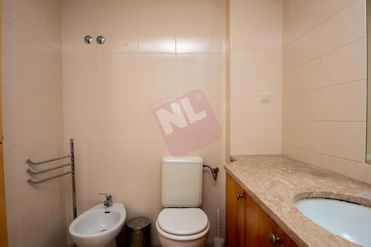 Apartamento T2 para Arrendamento em Areeiro Foto 16