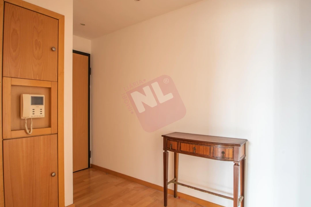Apartamento T2 para Arrendamento em Areeiro Foto 4