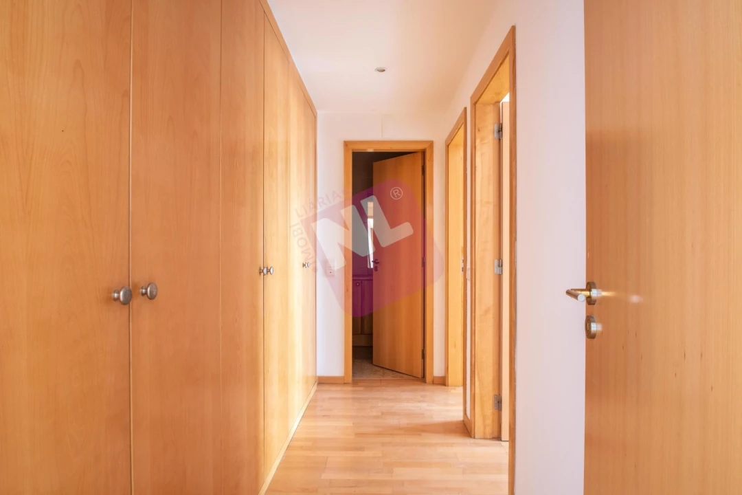 Apartamento T2 para Arrendamento em Areeiro Foto 13