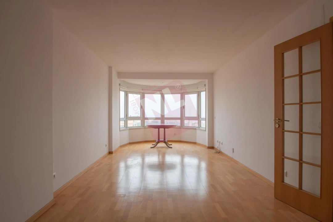 Apartamento T2 para Arrendamento em Areeiro Foto 10
