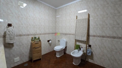 Moradia T3 para Venda em Nossa Senhora da Vila, Nossa Senhora do Bispo e Silveiras