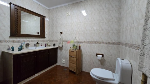 Moradia T3 para Venda em Nossa Senhora da Vila, Nossa Senhora do Bispo e Silveiras