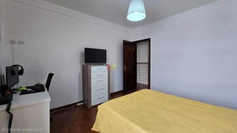 Moradia T3 para Venda em Nossa Senhora da Vila, Nossa Senhora do Bispo e Silveiras