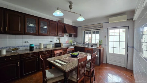 Moradia T3 para Venda em Nossa Senhora da Vila, Nossa Senhora do Bispo e Silveiras
