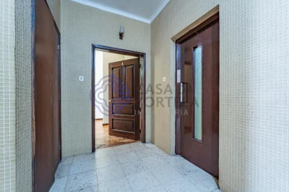 Apartamento T4 para Venda em O. Azeméis, Riba-Ul, Ul, Macinhata Seixa, Madail