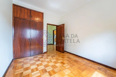 Apartamento T4 para Venda em O. Azeméis, Riba-Ul, Ul, Macinhata Seixa, Madail