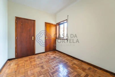 Apartamento T4 para Venda em O. Azeméis, Riba-Ul, Ul, Macinhata Seixa, Madail
