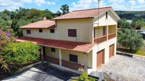 Moradia T4 para Arrendamento em Pombal