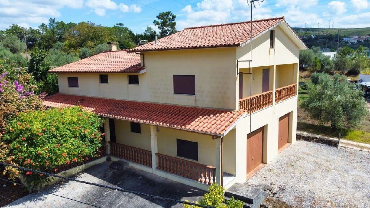 Moradia T4 para Arrendamento em Pombal Foto 1