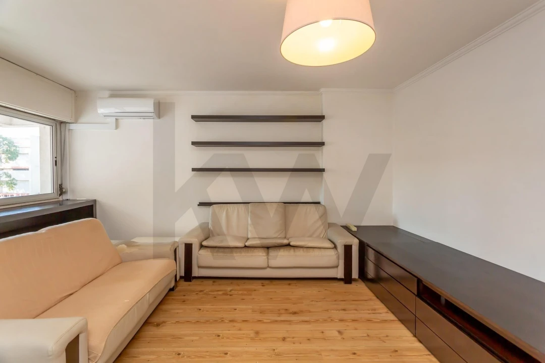 Apartamento T2 para Arrendamento em Algés, Linda-A-Velha e Cruz Quebrada-Dafundo Foto 4