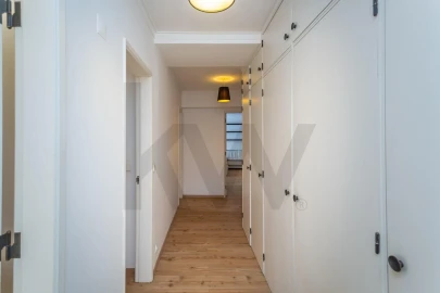 Apartamento T2 para Arrendamento em Algés, Linda-A-Velha e Cruz Quebrada-Dafundo