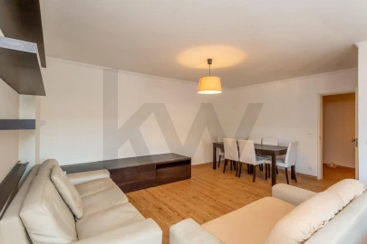 Apartamento T2 para Arrendamento em Algés, Linda-A-Velha e Cruz Quebrada-Dafundo