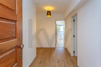 Apartamento T2 para Arrendamento em Algés, Linda-A-Velha e Cruz Quebrada-Dafundo