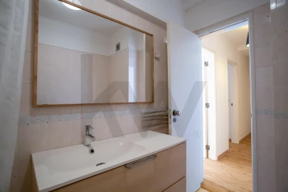 Apartamento T2 para Arrendamento em Algés, Linda-A-Velha e Cruz Quebrada-Dafundo