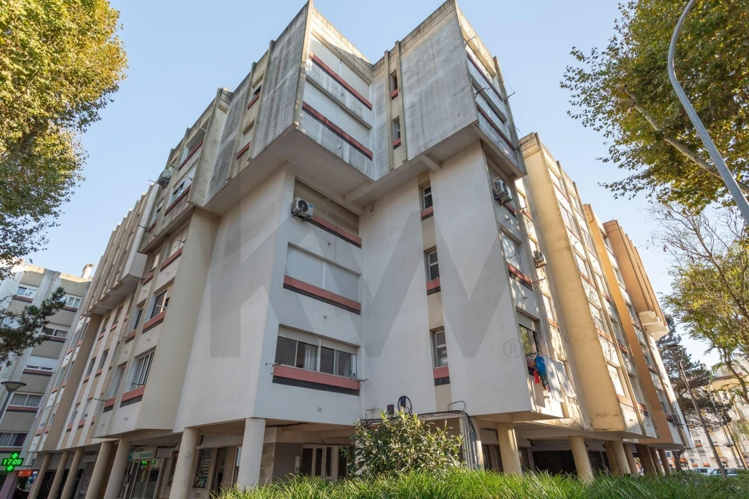 Apartamento T2 para Arrendamento em Algés, Linda-A-Velha e Cruz Quebrada-Dafundo Foto 28