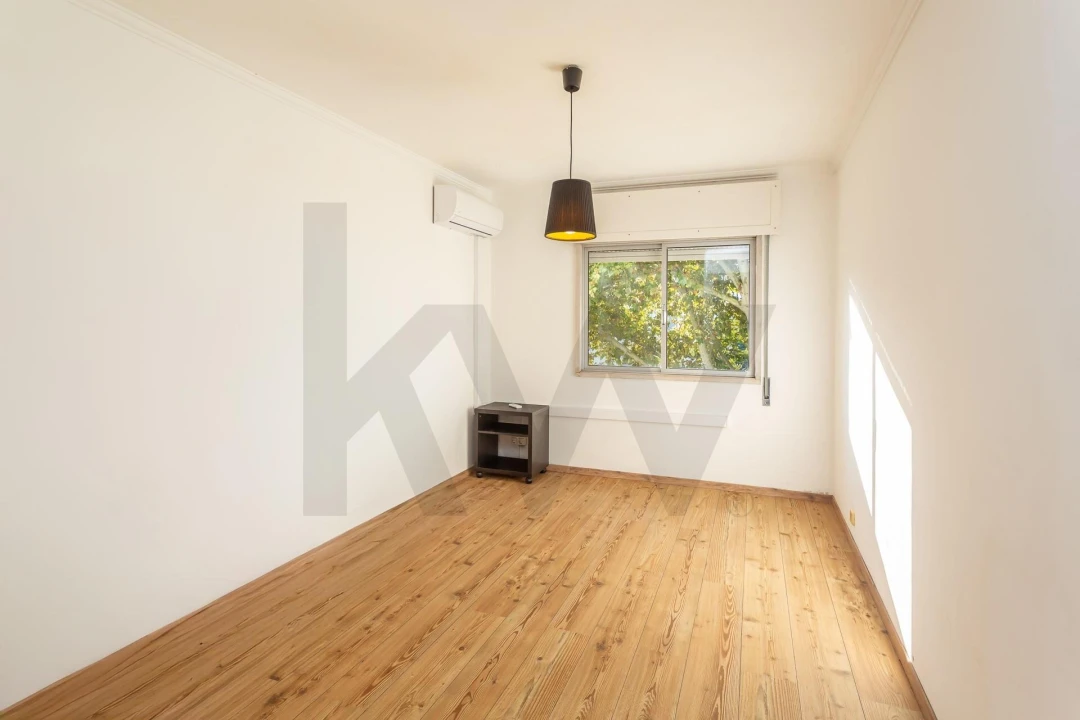 Apartamento T2 para Arrendamento em Algés, Linda-A-Velha e Cruz Quebrada-Dafundo Foto 16