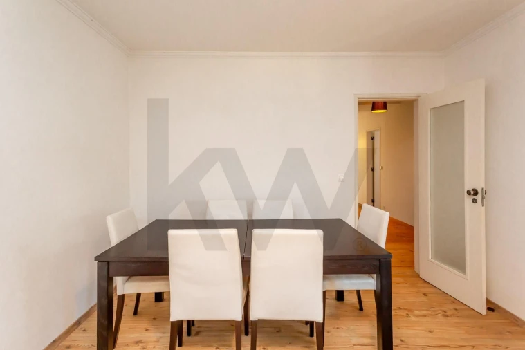 Apartamento T2 para Arrendamento em Algés, Linda-A-Velha e Cruz Quebrada-Dafundo Foto 7