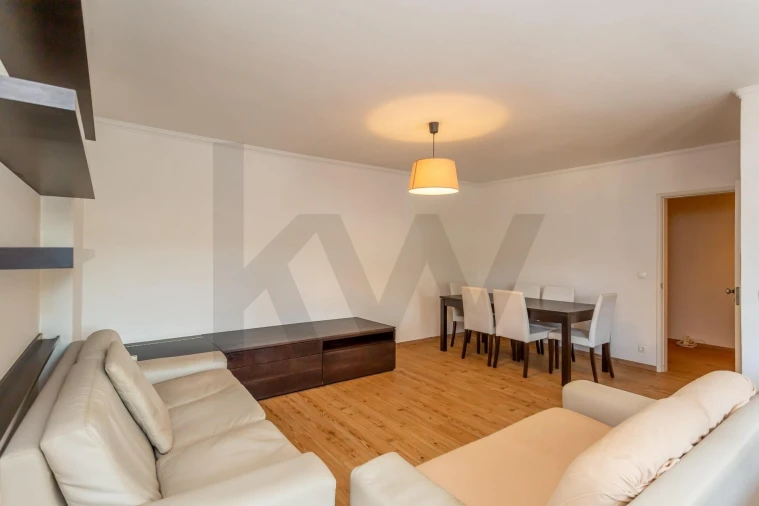 Apartamento T2 para Arrendamento em Algés, Linda-A-Velha e Cruz Quebrada-Dafundo Foto 5
