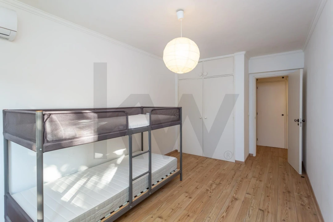 Apartamento T2 para Arrendamento em Algés, Linda-A-Velha e Cruz Quebrada-Dafundo Foto 12