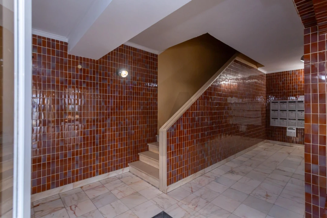 Apartamento T2 para Arrendamento em Algés, Linda-A-Velha e Cruz Quebrada-Dafundo Foto 27