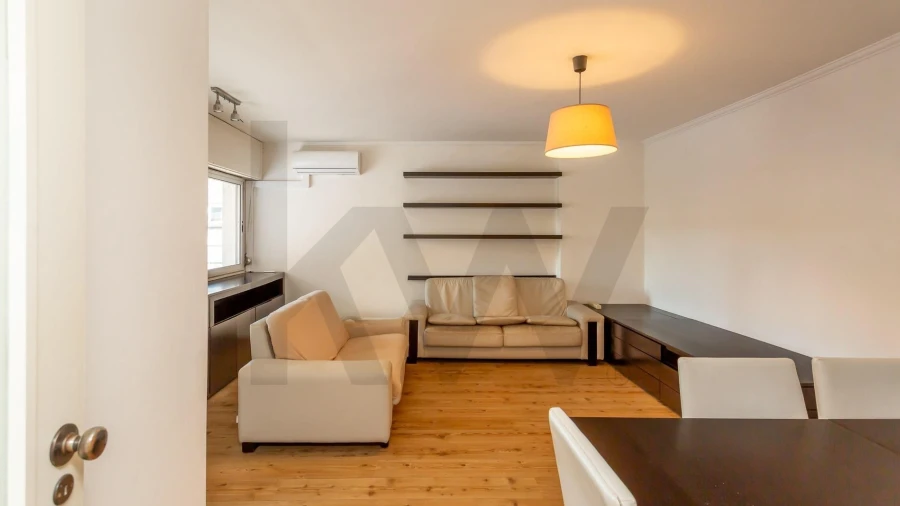 Apartamento T2 para Arrendamento em Algés, Linda-A-Velha e Cruz Quebrada-Dafundo