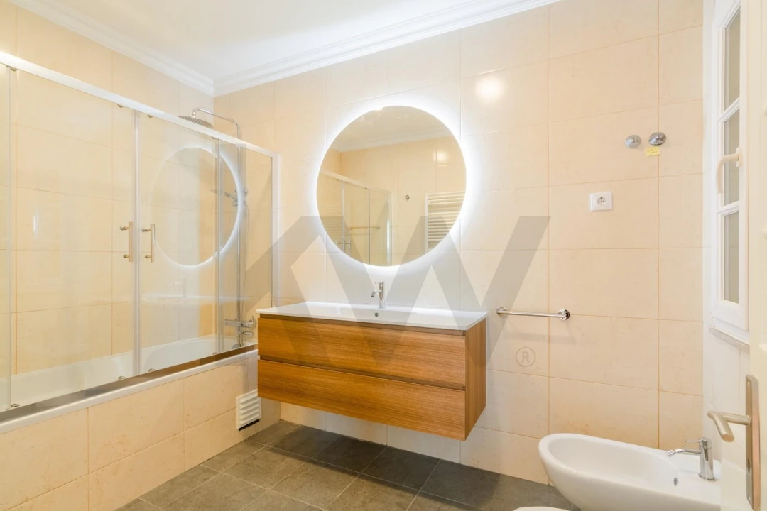 Apartamento T4 para Arrendamento em Avenidas Novas Foto 7