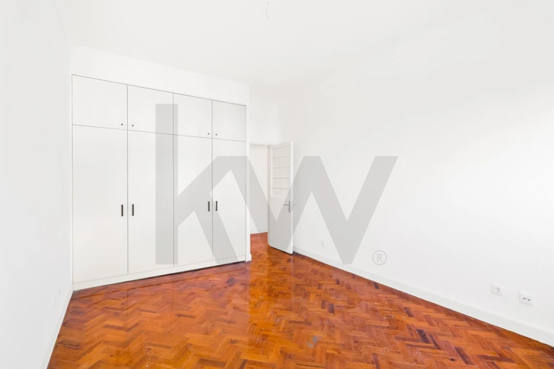Apartamento T4 para Arrendamento em Avenidas Novas Foto 8