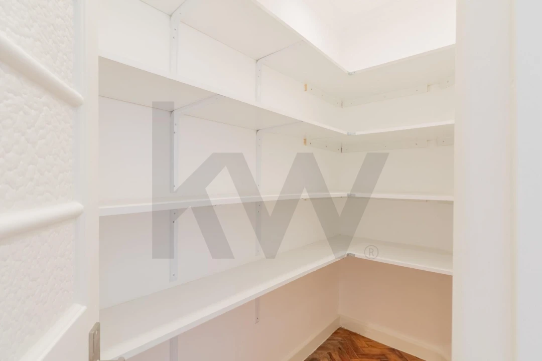 Apartamento T4 para Arrendamento em Avenidas Novas Foto 11