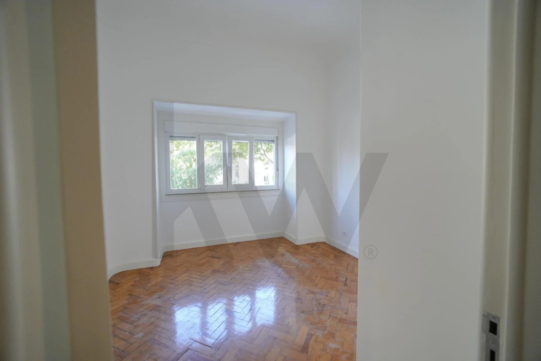 Apartamento T4 para Arrendamento em Avenidas Novas Foto 10