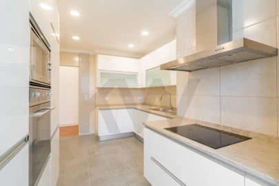 Apartamento T4 para Arrendamento em Avenidas Novas