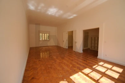 Apartamento T4 para Arrendamento em Avenidas Novas