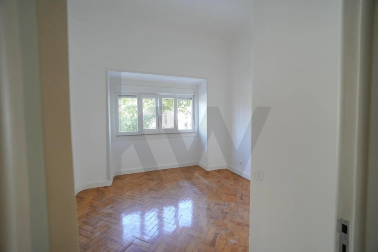 Apartamento T4 para Arrendamento em Avenidas Novas Foto 10