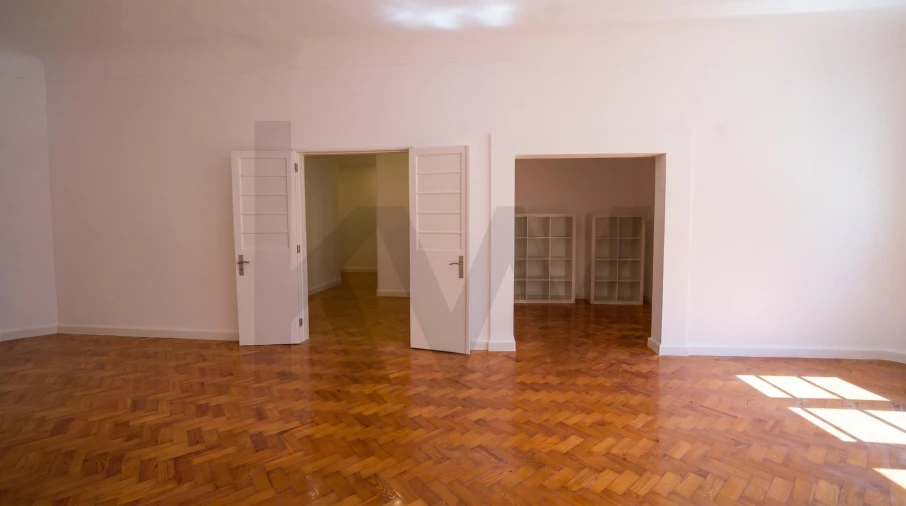 Apartamento T4 para Arrendamento em Avenidas Novas Foto 9