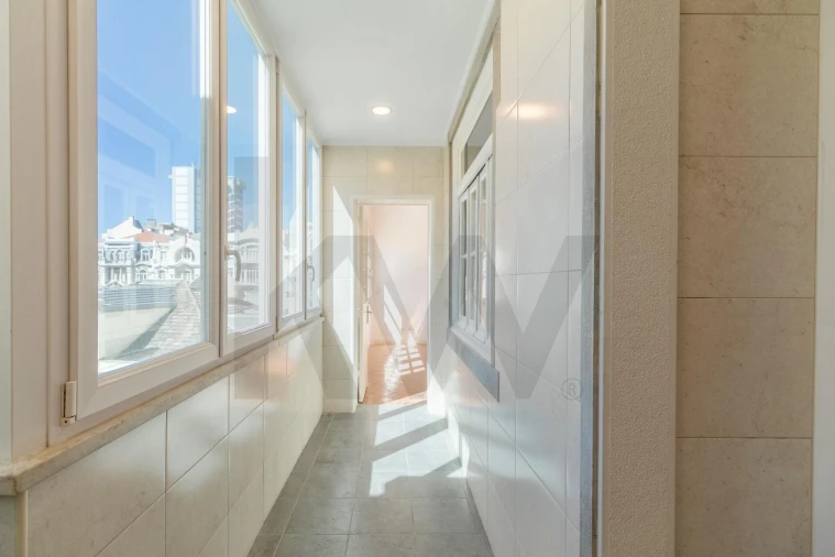 Apartamento T4 para Arrendamento em Avenidas Novas Foto 14