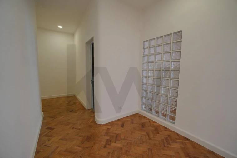 Apartamento T4 para Arrendamento em Avenidas Novas Foto 3