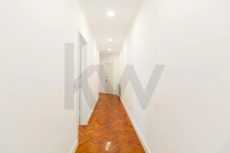 Apartamento T4 para Arrendamento em Avenidas Novas Foto 4