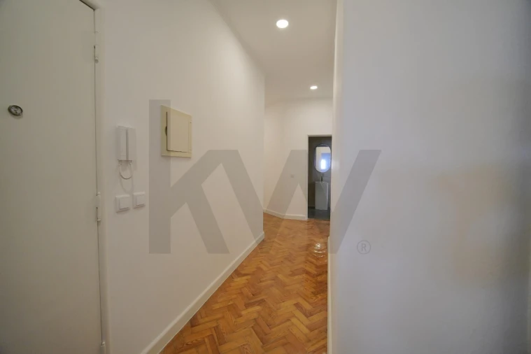 Apartamento T4 para Arrendamento em Avenidas Novas Foto 5
