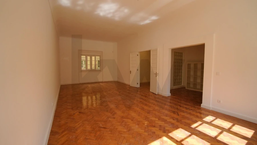 Apartamento T4 para Arrendamento em Avenidas Novas
