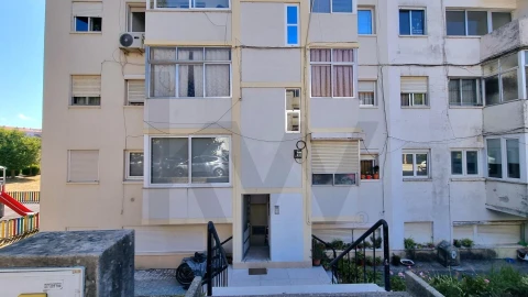 Apartamento T3 para Arrendamento em Requeixo, Nossa Senhora de Fátima e Nariz