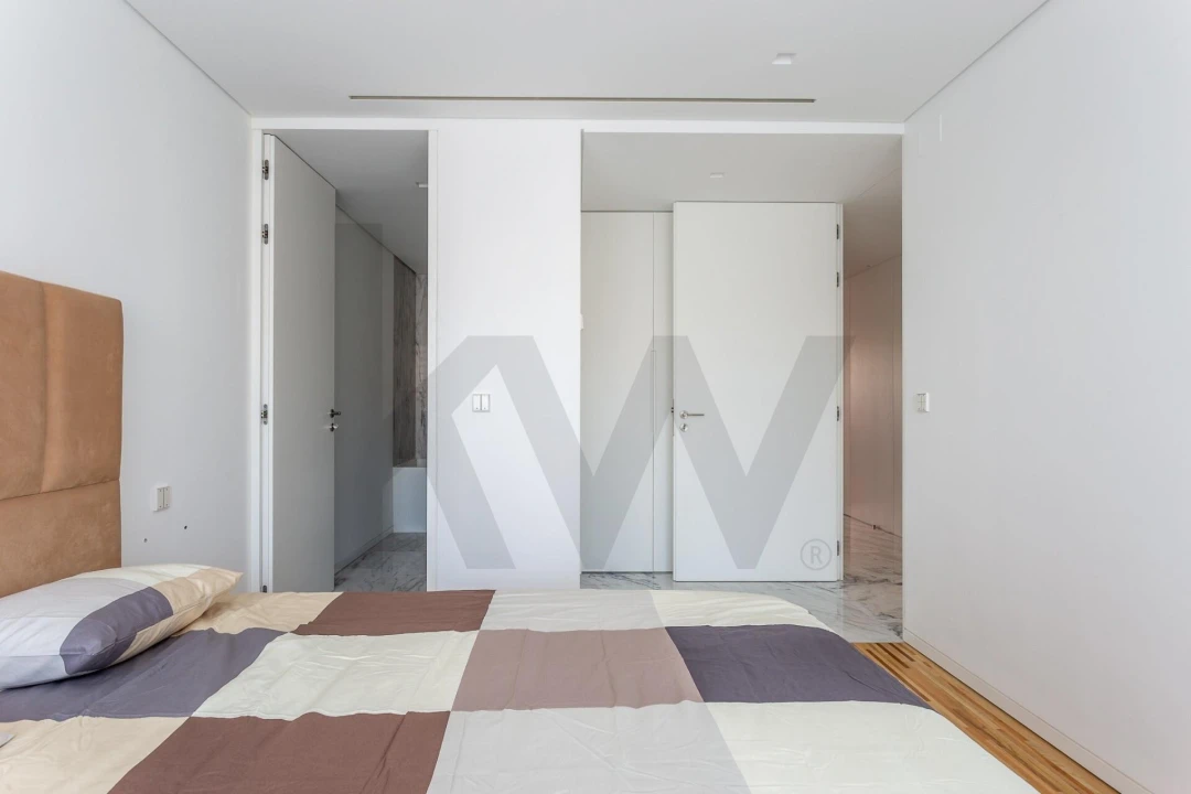 Apartamento T3 para Arrendamento em Avenidas Novas Foto 10