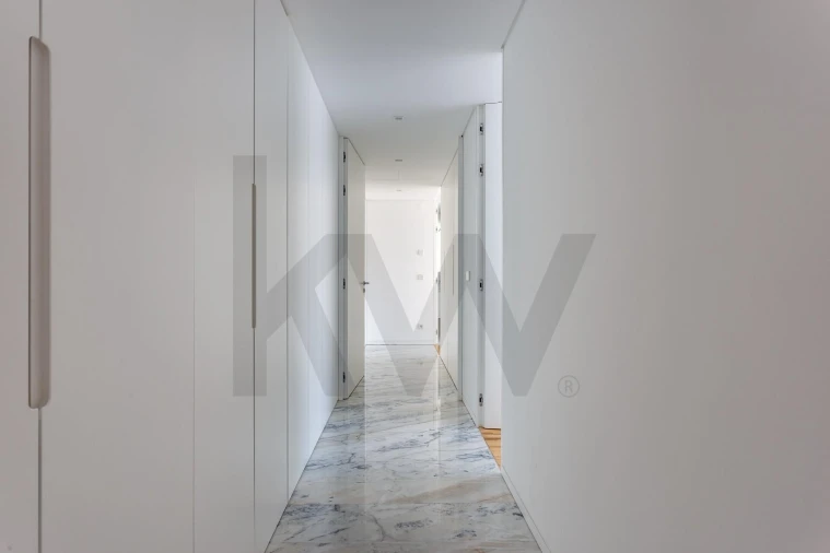 Apartamento T3 para Arrendamento em Avenidas Novas Foto 12