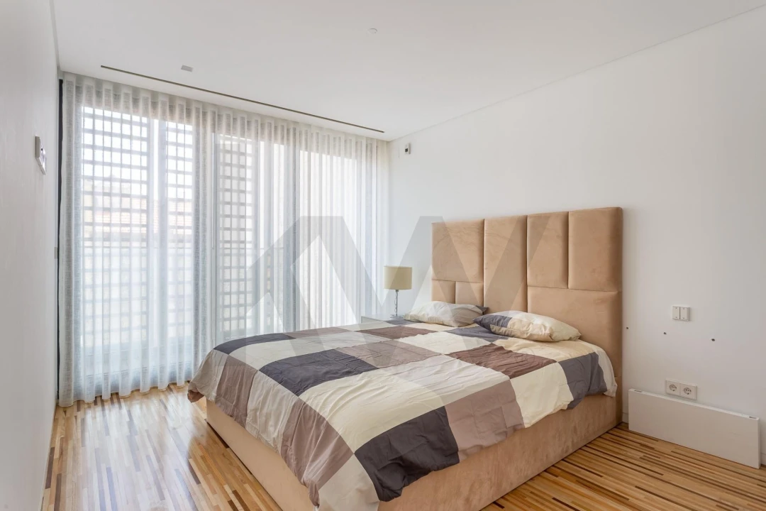 Apartamento T3 para Arrendamento em Avenidas Novas Foto 9