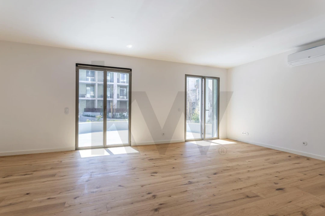 Apartamento T2 para Arrendamento em Algés, Linda-A-Velha e Cruz Quebrada-Dafundo Foto 9