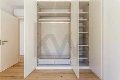 Apartamento T2 para Arrendamento em Algés, Linda-A-Velha e Cruz Quebrada-Dafundo