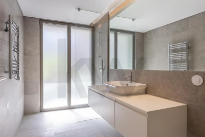 Apartamento T2 para Arrendamento em Algés, Linda-A-Velha e Cruz Quebrada-Dafundo