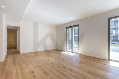 Apartamento T2 para Arrendamento em Algés, Linda-A-Velha e Cruz Quebrada-Dafundo