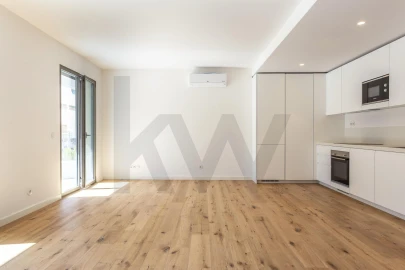 Apartamento T2 para Arrendamento em Algés, Linda-A-Velha e Cruz Quebrada-Dafundo