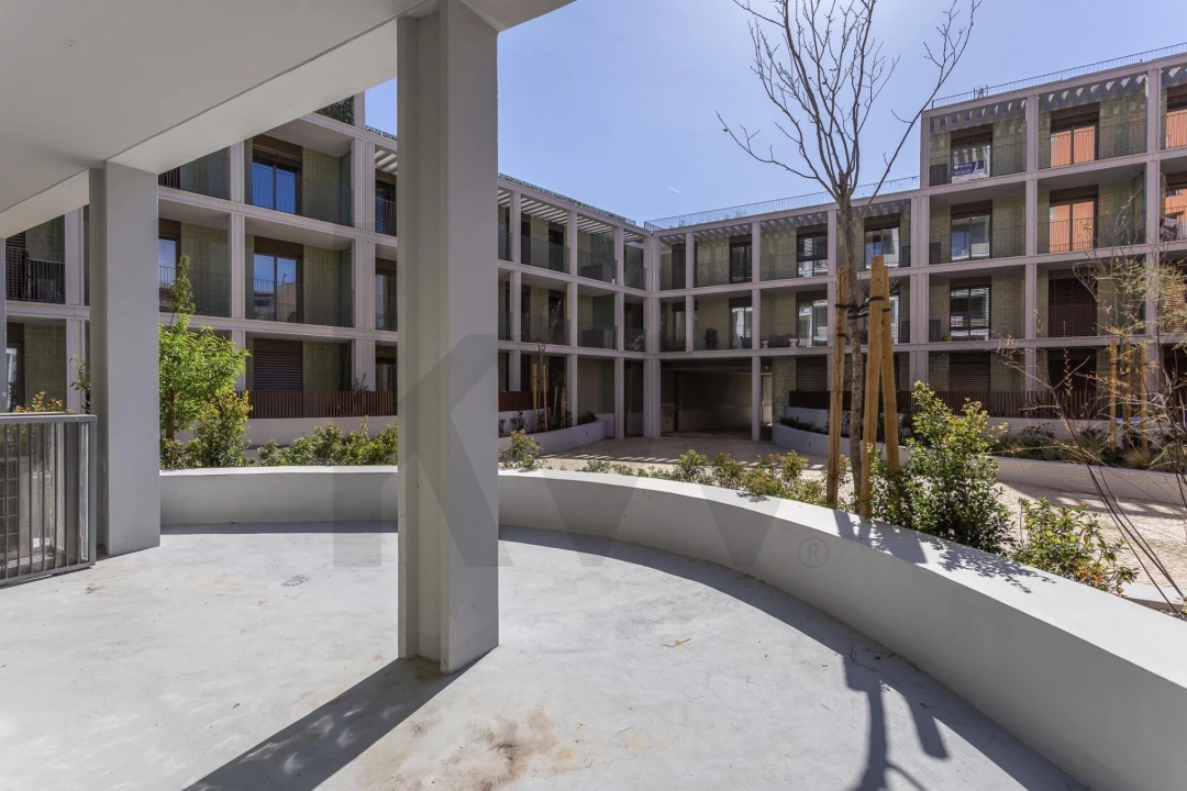 Apartamento T2 para Arrendamento em Algés, Linda-A-Velha e Cruz Quebrada-Dafundo Foto 14